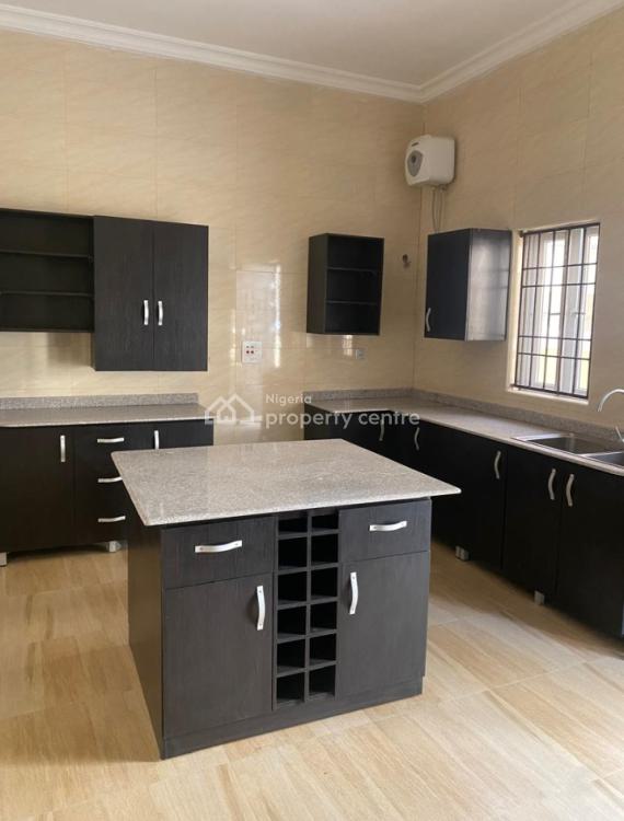 Lovely 5 Bedroom Duplex with 4 Portable Room Bq (700sqm Plot), Lekki Phase 1, Lekki, Lagos, Detached Duplex for Sale