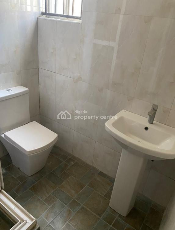 Lovely 5 Bedroom Duplex with 4 Portable Room Bq (700sqm Plot), Lekki Phase 1, Lekki, Lagos, Detached Duplex for Sale