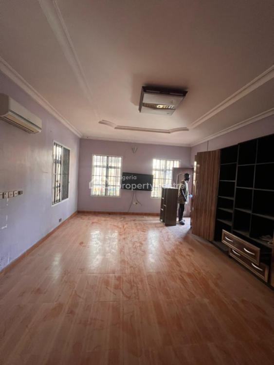 Spacious Room Downstairs (shared Kitchen), Bera Estate Chevron, Lekki, Lagos, Self Contain (single Rooms) for Rent