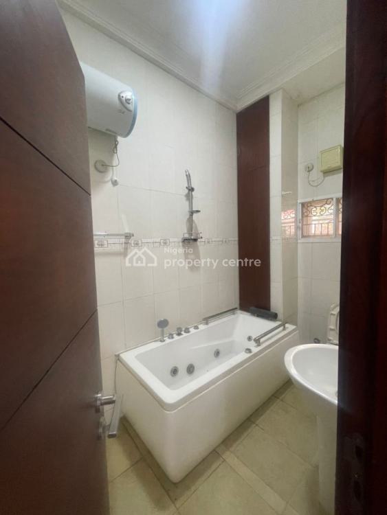 Serviced and Spacious Two Bedrooms Apartment, Asokoro District, Abuja, Flat / Apartment for Rent