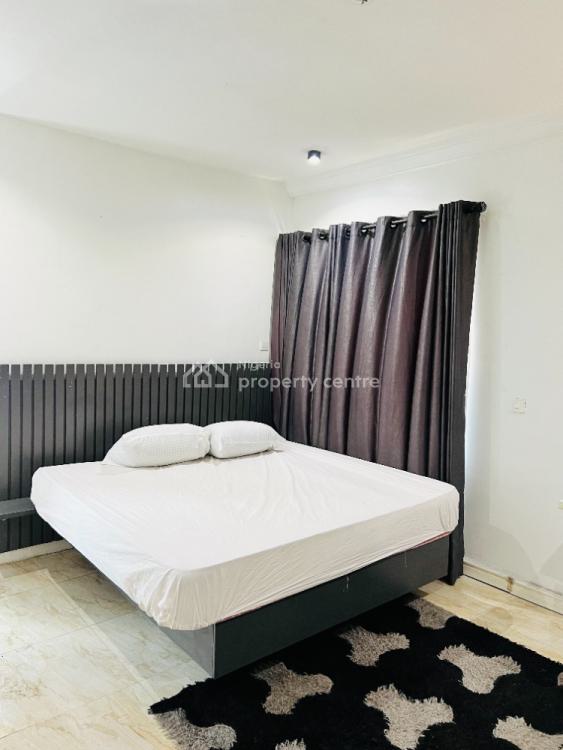 3 Bedroom Shared Apartment, I.w.s Close, Off Platinum Way, Opp Jakande First Gate, Ikate, Lekki, Lagos, Flat / Apartment for Rent