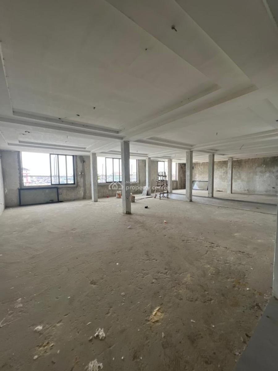 Shopping Mall, Ologolo, Lekki, Lagos, Plaza / Complex / Mall for Sale