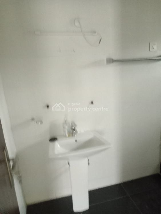 a Well Built Serviced 2 Bedrooms Flat, Diplomatic Zone, Katampe Extension, Katampe, Abuja, Flat / Apartment for Rent