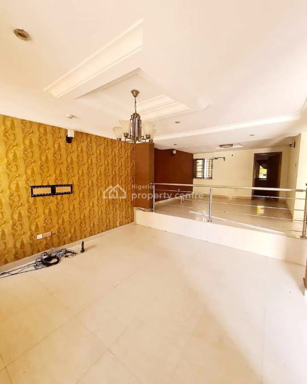 Well-maintained Serviced 3 Bedroom Terraced Duplex, Lekki Phase 1, Lekki, Lagos, Terraced Duplex for Sale