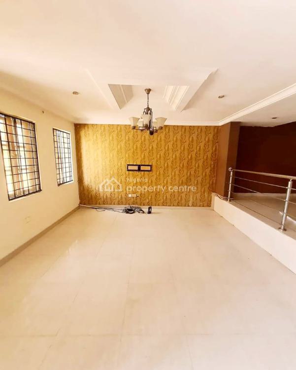 Well-maintained Serviced 3 Bedroom Terraced Duplex, Lekki Phase 1, Lekki, Lagos, Terraced Duplex for Sale
