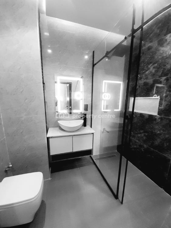 For Rent 2, Lekki Phase 1, Lekki, Lagos 2 Beds, 2 Baths Nigeria