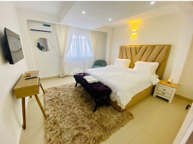 3 Bedrooms Apartment, Victoria Island (vi), Lagos, Flat / Apartment Short Let
