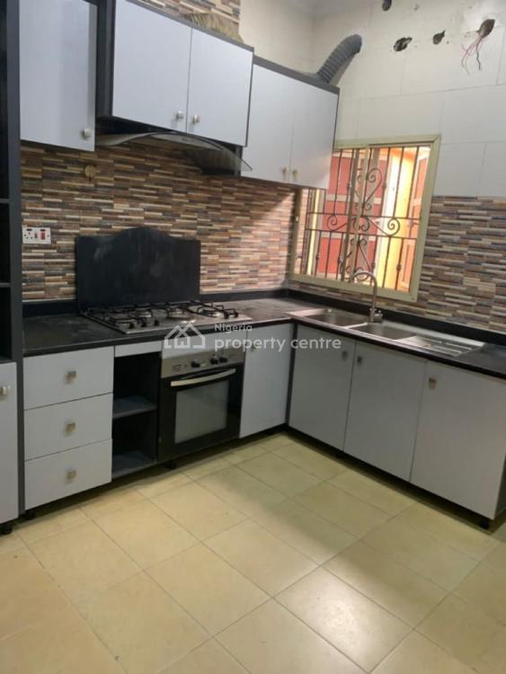 For Rent One Room & Parlour In A Shared Apartment, Oniru, Victoria