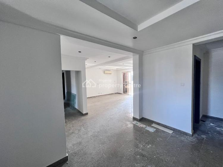Newly Refurbished Units Serviced 3 Bedroom Luxury Flats with Bq, Lekki Phase 1, Lekki, Lagos, Flat / Apartment for Rent