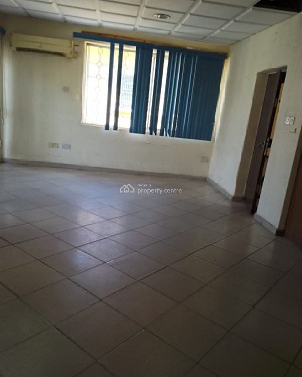 Strategically Located Commercial Property, Falolu Street, Surulere, Lagos, Office Space for Sale