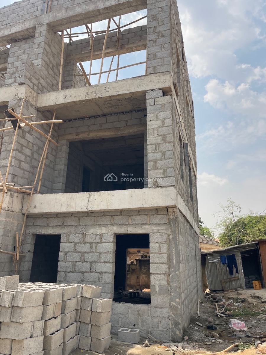 a Luxurious 4 Bedrooms with Bq,2 Sitting Room and Study Area, Zone 5, Wuse, Abuja, Semi-detached Duplex for Sale