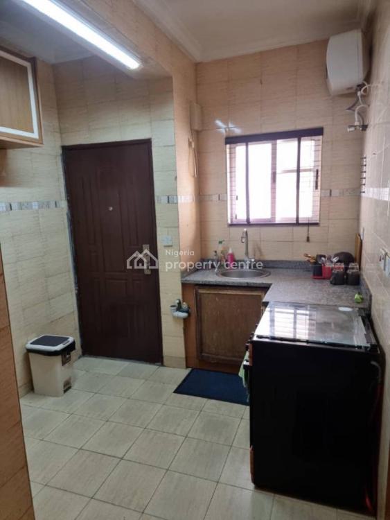 For Sale 3 Bedroom Flat With Bq (furnitures Inclusive), Oniru