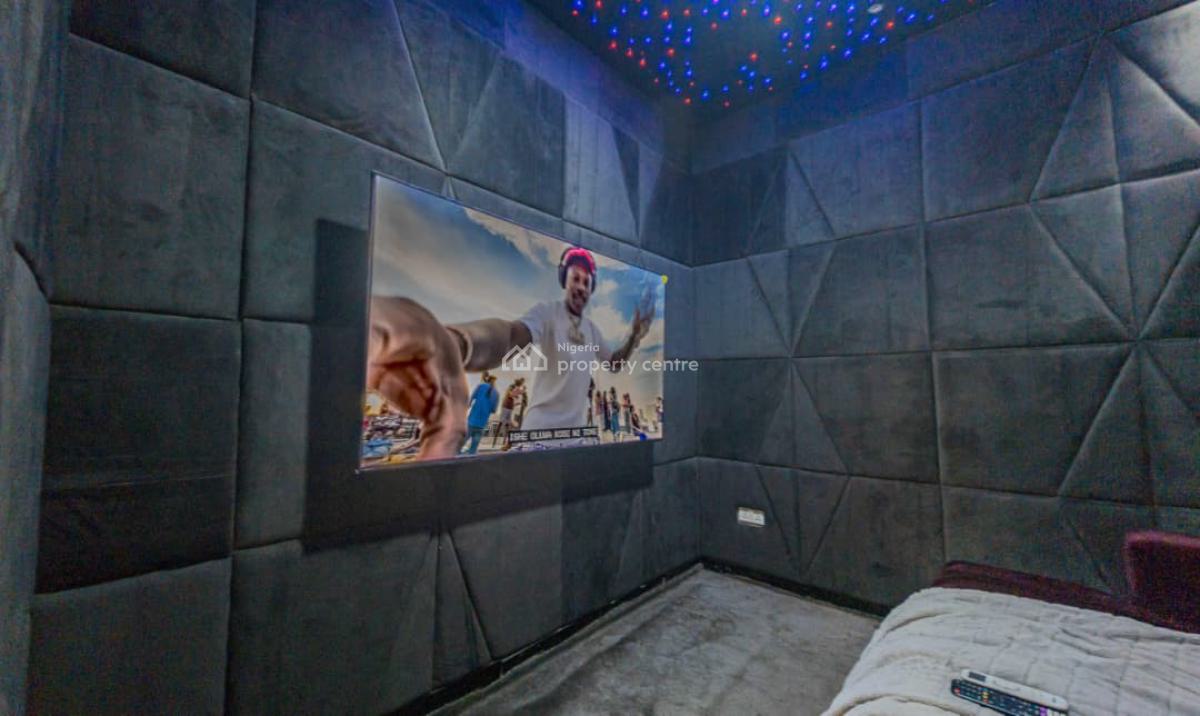 2 Bedroom Luxury Apartment with Ps5 and Private Cinema, Lekki Phase 1, Lekki, Lagos, House Short Let