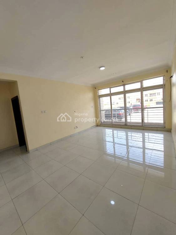 For Sale Fully Serviced 3 Bedrooms Apartment, Cadogan Estate, Osapa