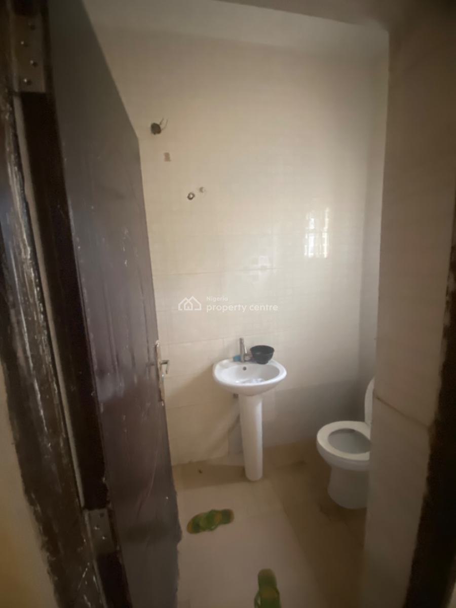 Luxuriously Nice Spacious 2 Bedrooms Apartment with Excellent Finishing, No. 26, Femi Street, Omolola Court, Imalete Alafia, Ibeju Lekki, Lagos, Semi-detached Duplex for Rent