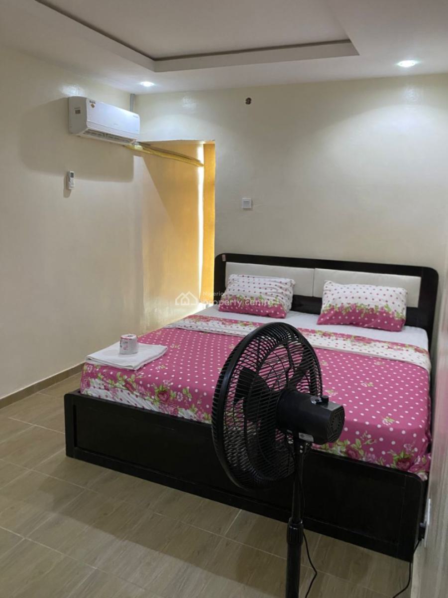 Spacious Modern Living, Mulero, Agege, Lagos, Flat / Apartment Short Let