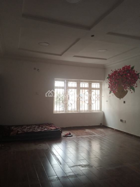 Well Maintained 4 Bedrooms Terrace, Chevron Drive, Lekki, Lagos, Terraced Duplex for Sale