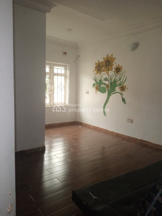 Well Maintained 4 Bedrooms Terrace, Chevron Drive, Lekki, Lagos, Terraced Duplex for Sale