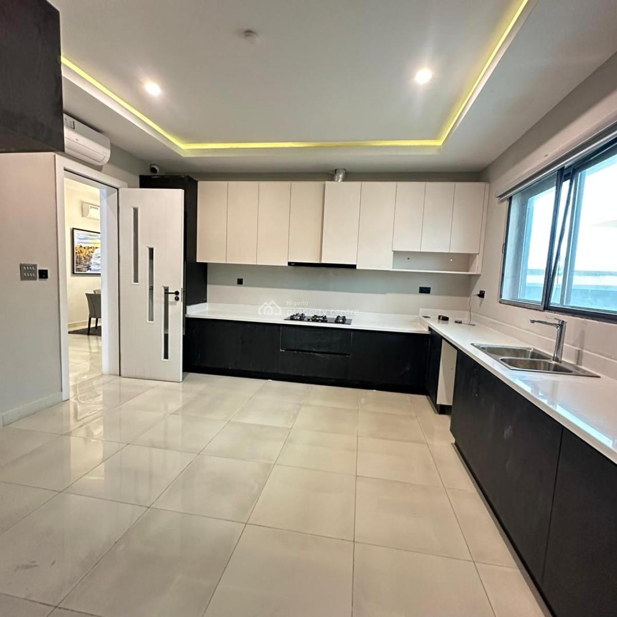 Exquisite 5 Bedeoom with Bq and Swimming Pool, Abraham Adesanya, Lekki, Lagos, Terraced Duplex for Sale