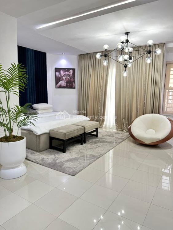 Luxury 2 Bedrooms with Swimming Pool and Gym, Chief Collins, Lekki Phase 1, Lekki, Lagos, Flat / Apartment Short Let