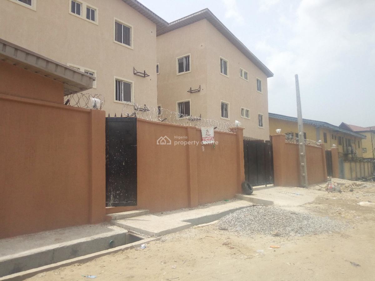 Block of 10 Flats on 2 Plots of Land, Alagomeji, Yaba, Lagos, Block of Flats for Sale