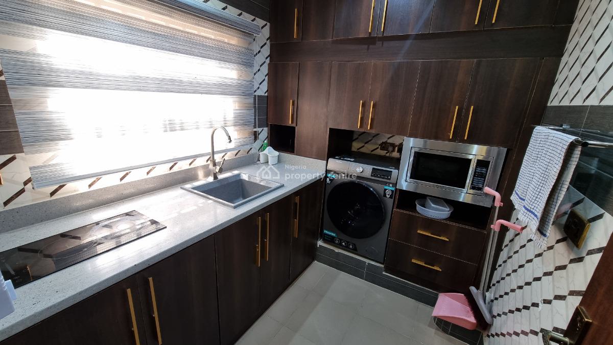 Super Executive Suite with Family Sitting (room 13), 22, Sule Abuka Street, Beside Gt Bank, Opebi, Ikeja, Lagos, Mini Flat (room and Parlour) Short Let