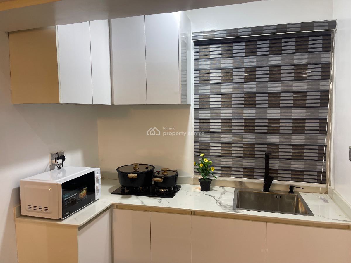 S & S D White House 2 Bedroom Apartment, Oba Babington Ashaye Crescent, Omole Phase 1, Ikeja, Lagos, Flat / Apartment Short Let