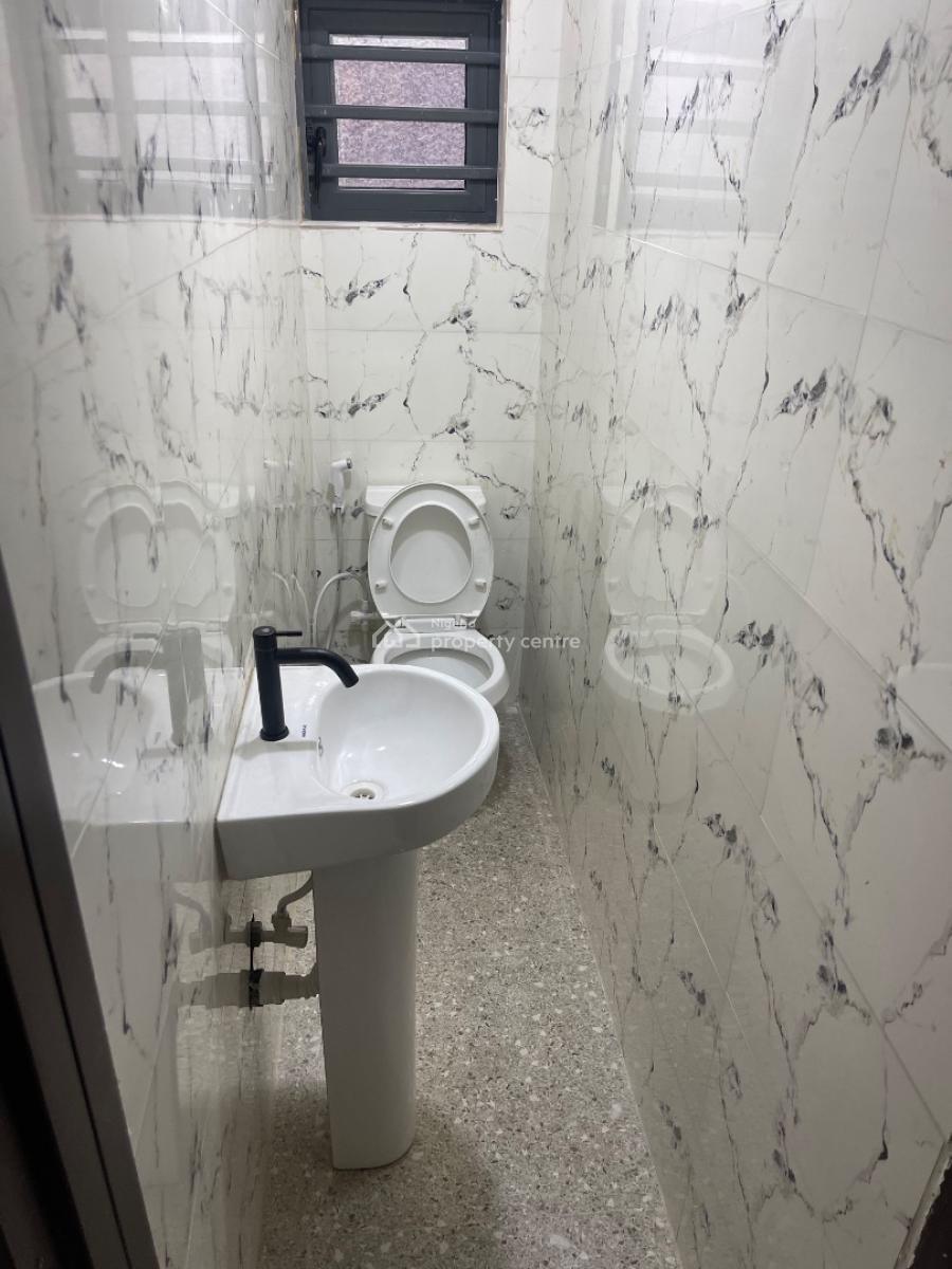 S & S D White House 2 Bedroom Apartment, Oba Babington Ashaye Crescent, Omole Phase 1, Ikeja, Lagos, Flat / Apartment Short Let