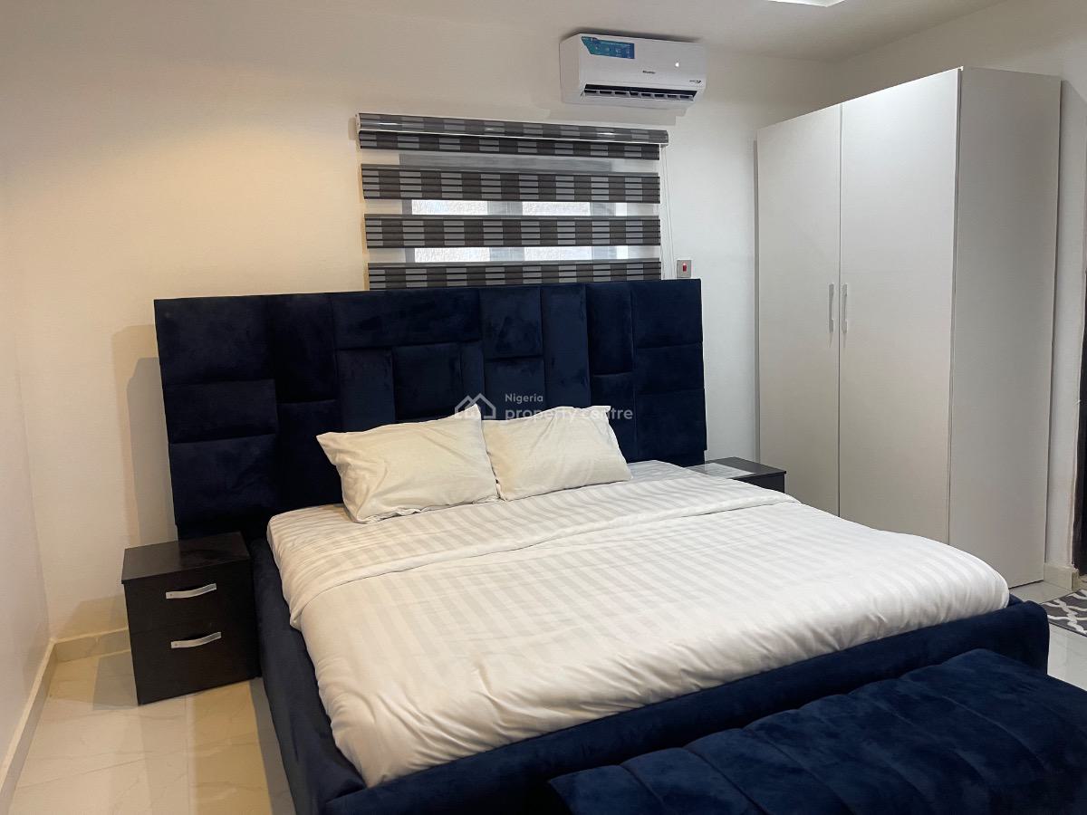 S & S D White House 2 Bedroom Apartment, Oba Babington Ashaye Crescent, Omole Phase 1, Ikeja, Lagos, Flat / Apartment Short Let