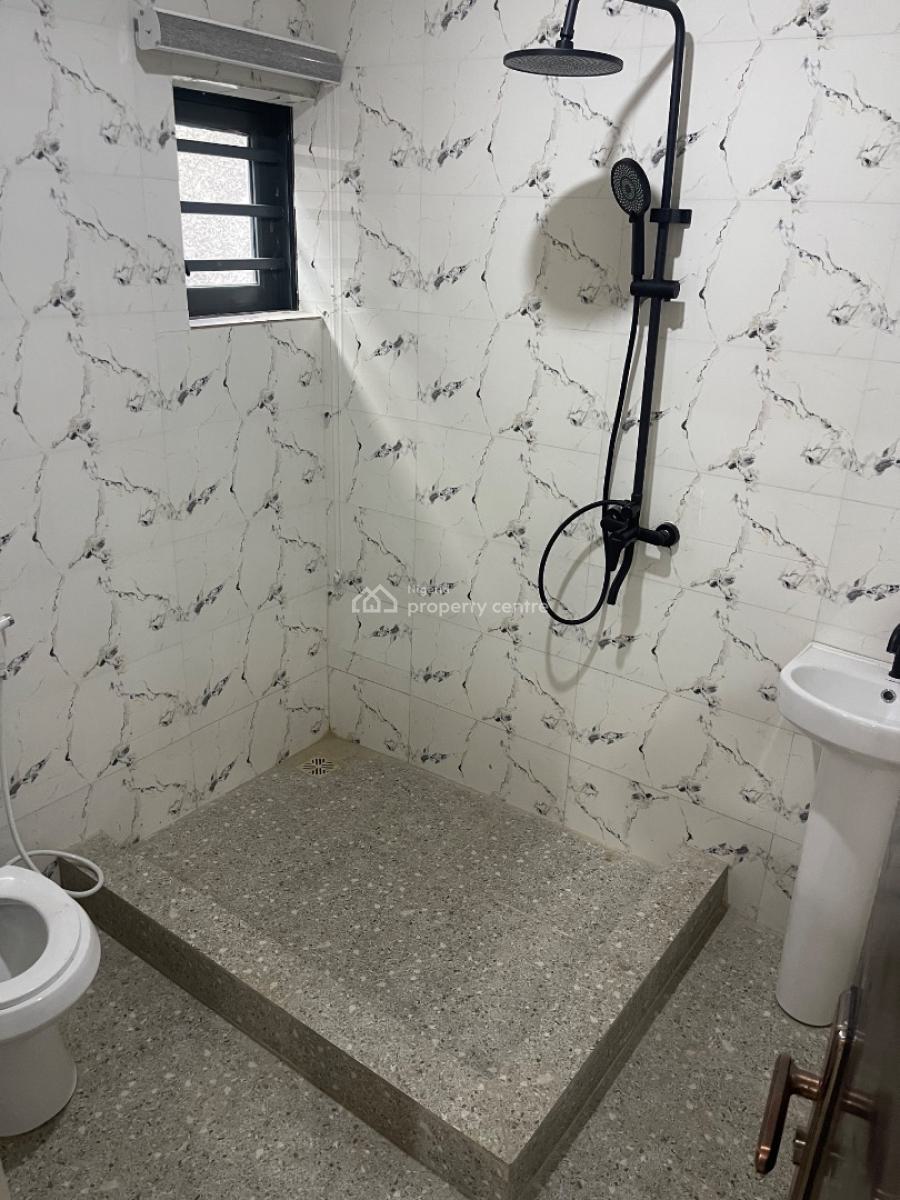 S & S D White House 2 Bedroom Apartment, Oba Babington Ashaye Crescent, Omole Phase 1, Ikeja, Lagos, Flat / Apartment Short Let