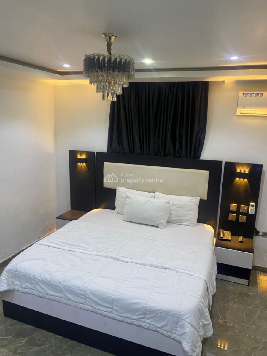 Cozy 1 Bedroom Apartment with Pool, Bamishile Street, Off Allen, Ikeja, Lagos, Mini Flat (room and Parlour) Short Let