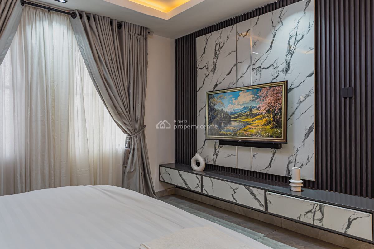 Luxe 1 Bedroom Apartment with Excellent Facilities in a Gated Estate, Admiralty Road, Lekki Phase 1, Lekki, Lagos, Mini Flat (room and Parlour) Short Let