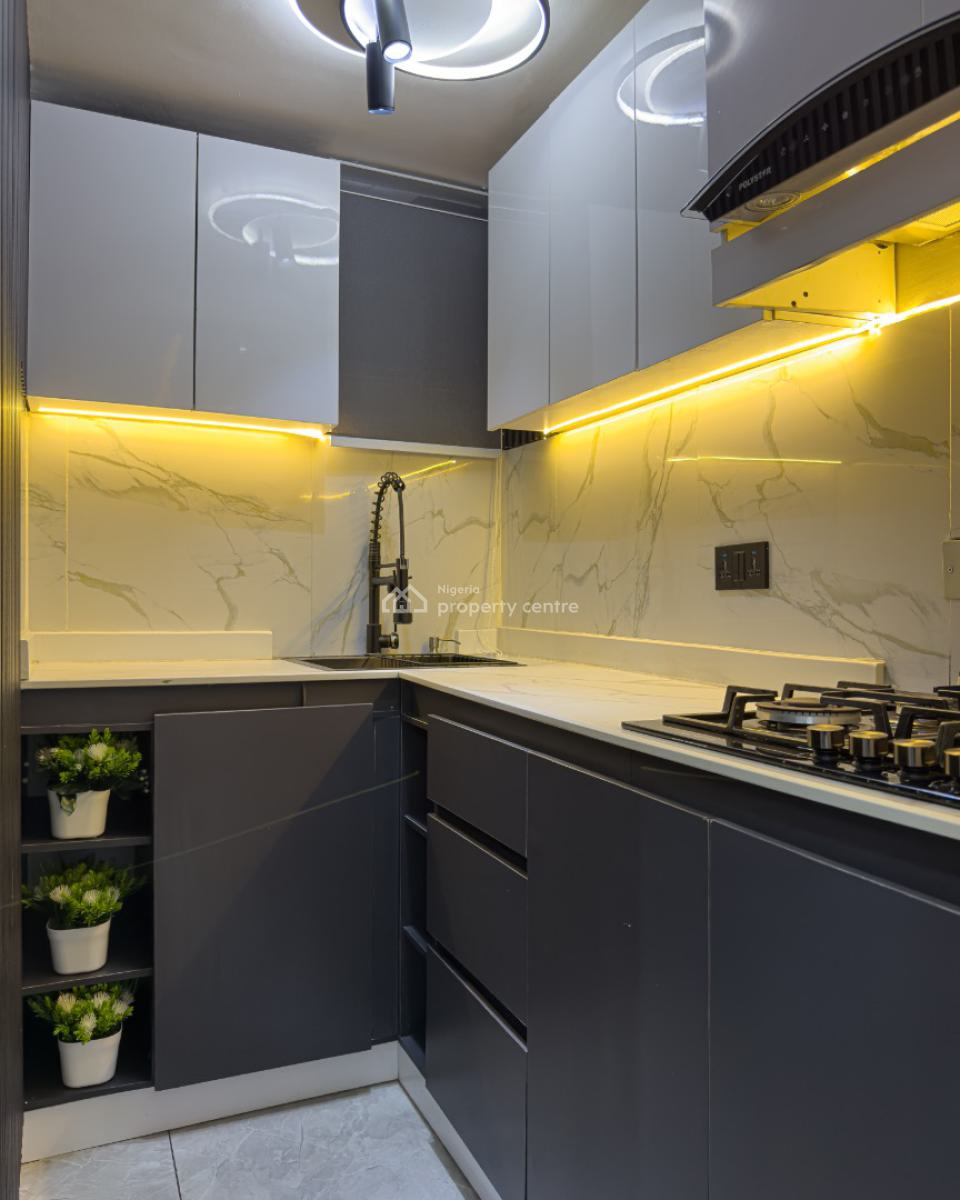 Luxe 1 Bedroom Apartment with Excellent Facilities in a Gated Estate, Admiralty Road, Lekki Phase 1, Lekki, Lagos, Mini Flat (room and Parlour) Short Let