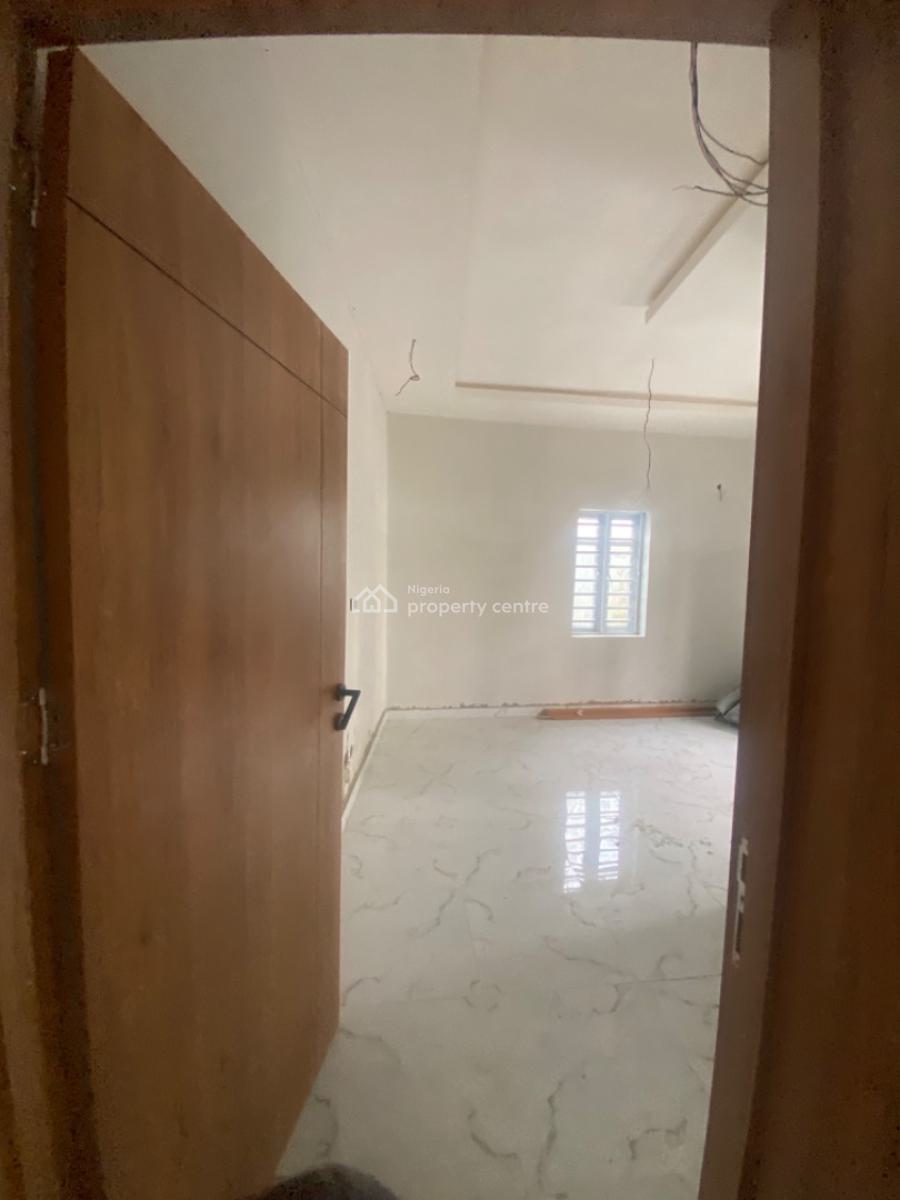 Luxuriously Spacious 2 Bedroom Flat with Excellent Finishing, 25 Femi Street Ologolo Abrahim Court, Ologolo, Lekki, Lagos, Flat / Apartment for Rent