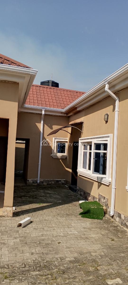 4 Bedrooms Fully-detached Bungalow with Bq, Winners Estate, Elemoro, Bogije, Ibeju Lekki, Lagos, Detached Bungalow for Rent