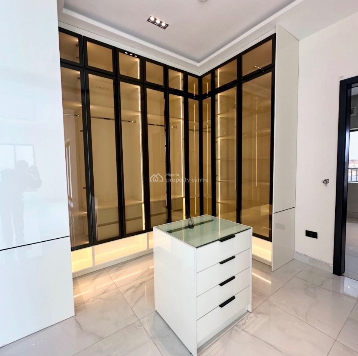 Luxury 3 Bedroom Penthouse with Bq, Wuye, Abuja, Flat / Apartment for Sale