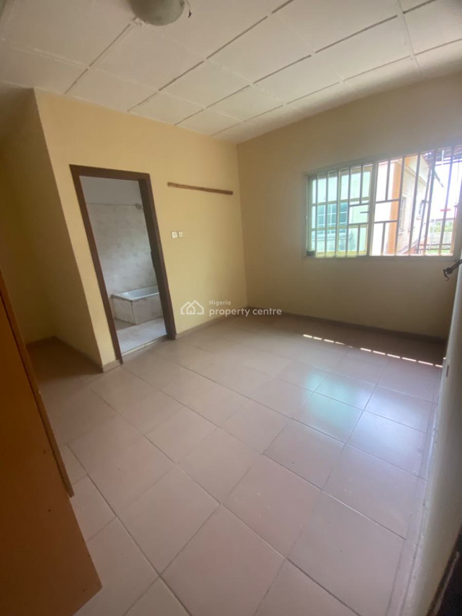 Luxuriously Spacious 3bedroom Flat with Excellent Finishing, No. 1, Bello Street, Kayode Close, Sangotedo, Ajah, Lagos, House for Rent