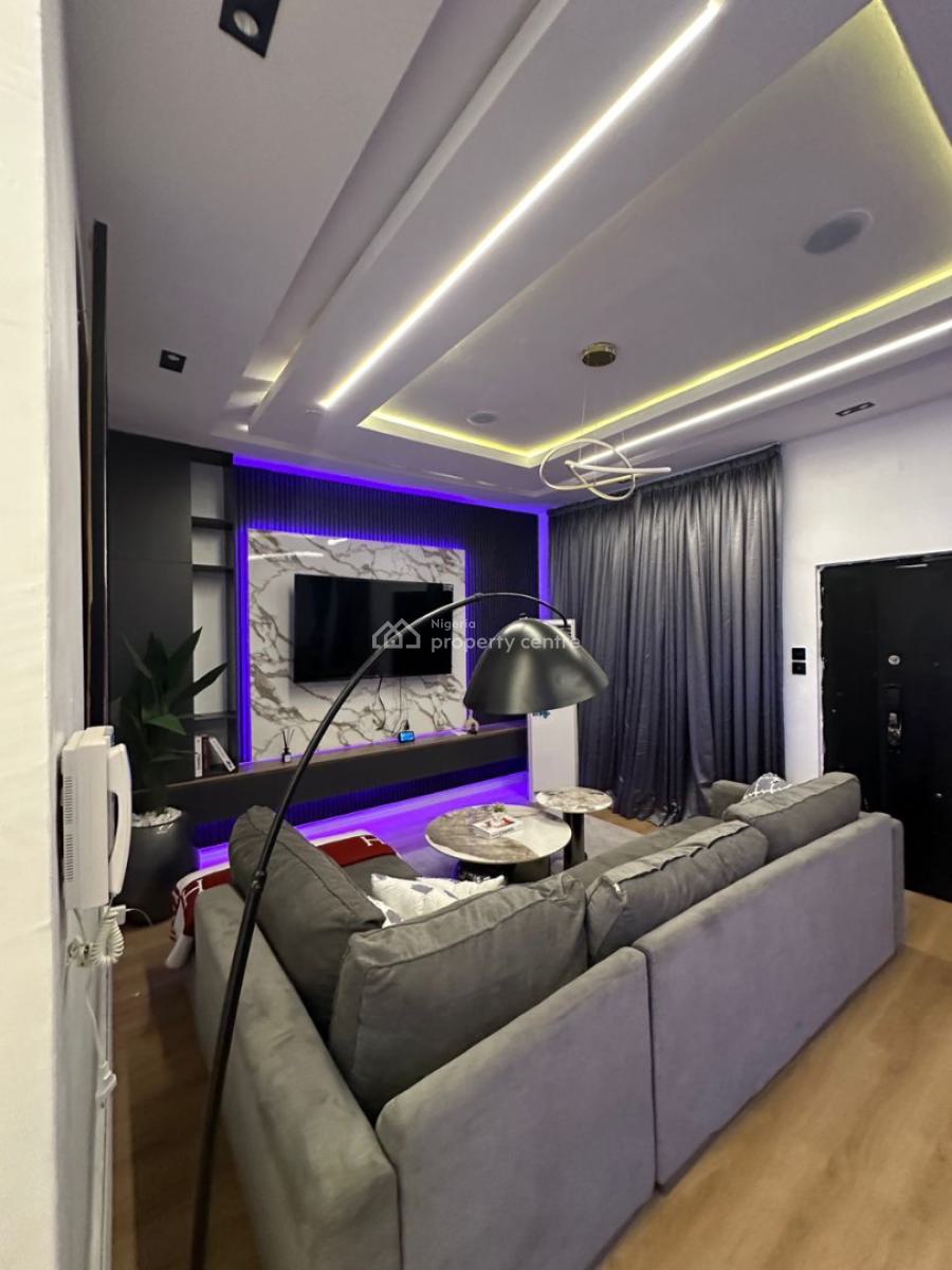 Peony; Gorgeous 3 Bedrooms Facility with Ps5, Pool & Gym, Ikate, Lekki, Lagos, Flat / Apartment Short Let