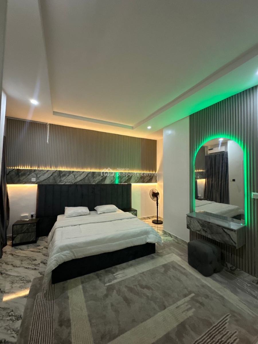 Peony; Gorgeous 3 Bedrooms Facility with Ps5, Pool & Gym, Ikate, Lekki, Lagos, Flat / Apartment Short Let