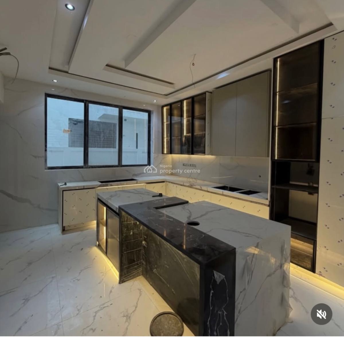 Luxury  7 Bedrooms Fully Detached Duplex with 2 Bedrooms Charlet, Guzape District, Abuja, Detached Duplex for Sale