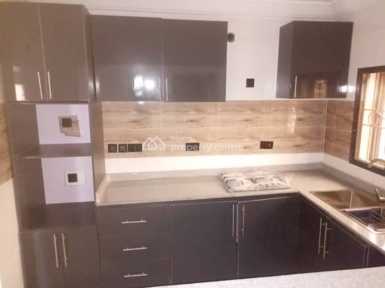 2 Bedroom Flat, Anthony, Maryland, Lagos, House for Sale