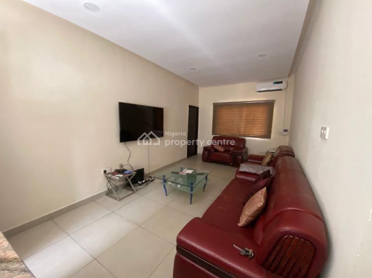 Self Serviced Compact 3 Bedroom Apartment, Off Sir Samuel Manuwa Street, Victoria Island (vi), Lagos, Flat / Apartment for Rent