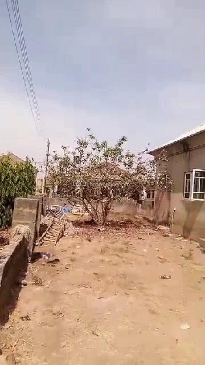 3 Bedroom Fully Detached Bungalow, Airport Road Off Fruit Market, Pyakasa, Lugbe District, Abuja, Detached Bungalow for Sale