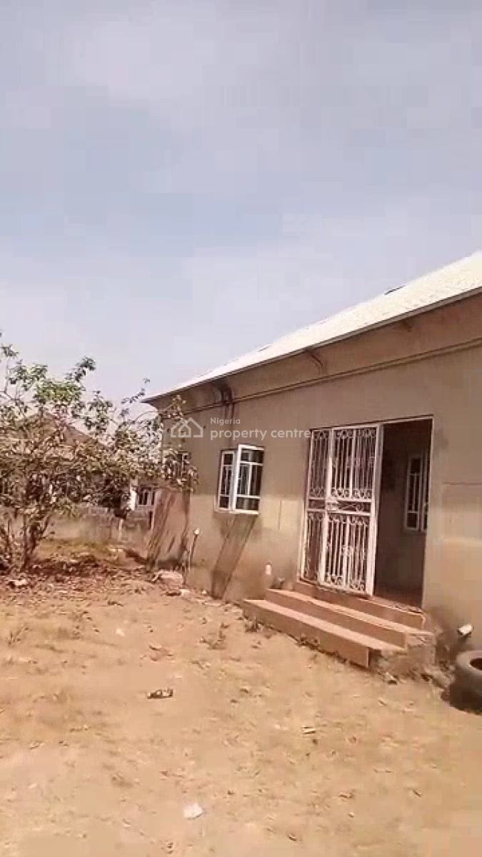 3 Bedroom Fully Detached Bungalow, Airport Road Off Fruit Market, Pyakasa, Lugbe District, Abuja, Detached Bungalow for Sale