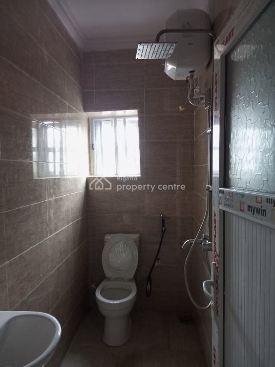 Luxury Sharp Built 2 Bedroom., Divine Avenue, Bucknor, Close to Community Bridge Ago, Isolo, Lagos, Flat / Apartment for Rent