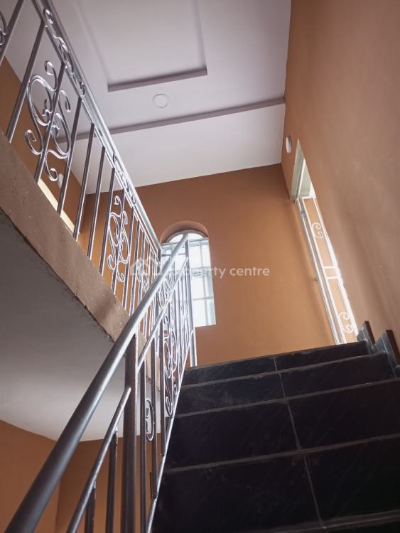 Luxury Sharp Built 2 Bedroom., Divine Avenue, Bucknor, Close to Community Bridge Ago, Isolo, Lagos, Flat / Apartment for Rent