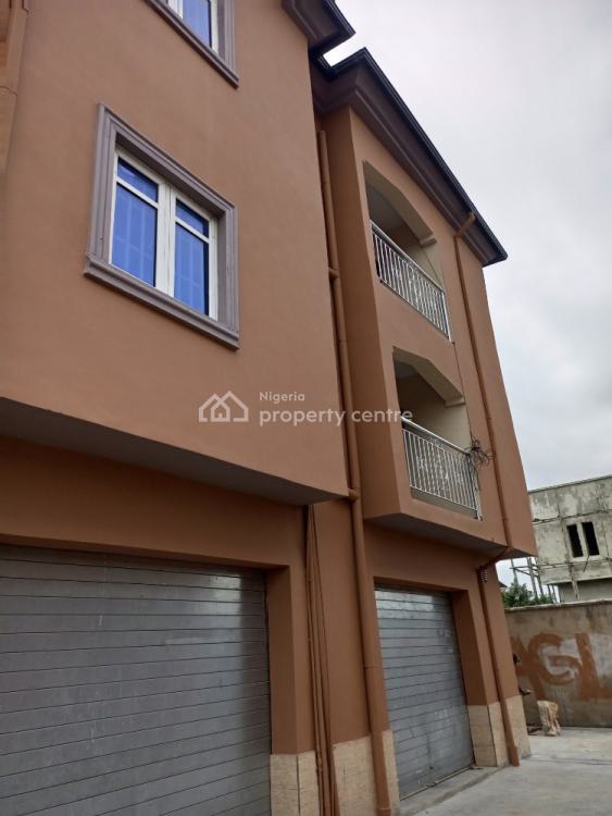 Luxury Sharp Built 2 Bedroom., Divine Avenue, Bucknor, Close to Community Bridge Ago, Isolo, Lagos, Flat / Apartment for Rent