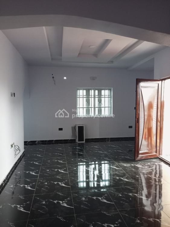 Luxury Sharp Built 2 Bedroom., Divine Avenue, Bucknor, Close to Community Bridge Ago, Isolo, Lagos, Flat / Apartment for Rent