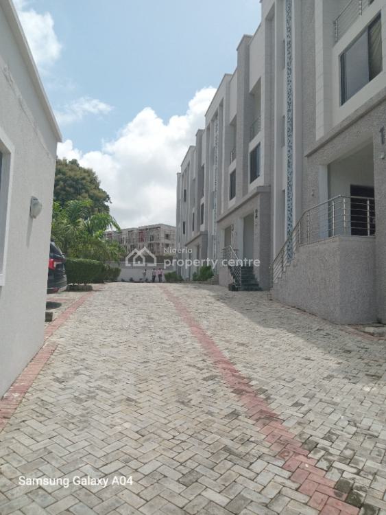 a Well Built Serviced 4 Bedrooms Terraced Duplex + 1bq, Guzape District, Abuja, Terraced Duplex for Rent