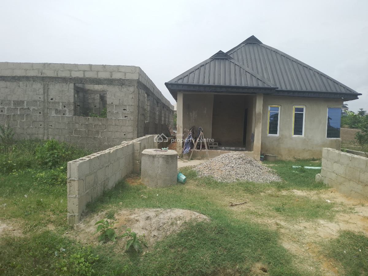 2 Bedrooms Bungalow, Oreta, Igbogbo, Ikorodu, Lagos, Detached Bungalow for Sale